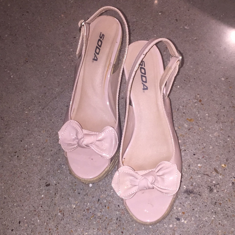 Cream/pink Soda heels with bows